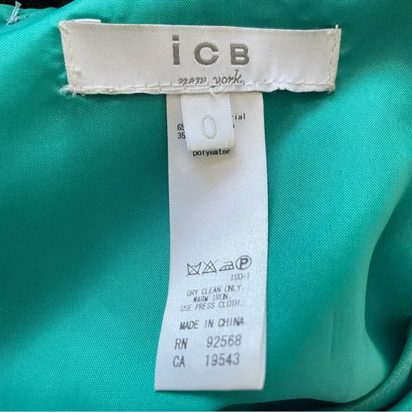 Brand New icb New York Kelly Green Sleeveless Top - Picture 3 of 3